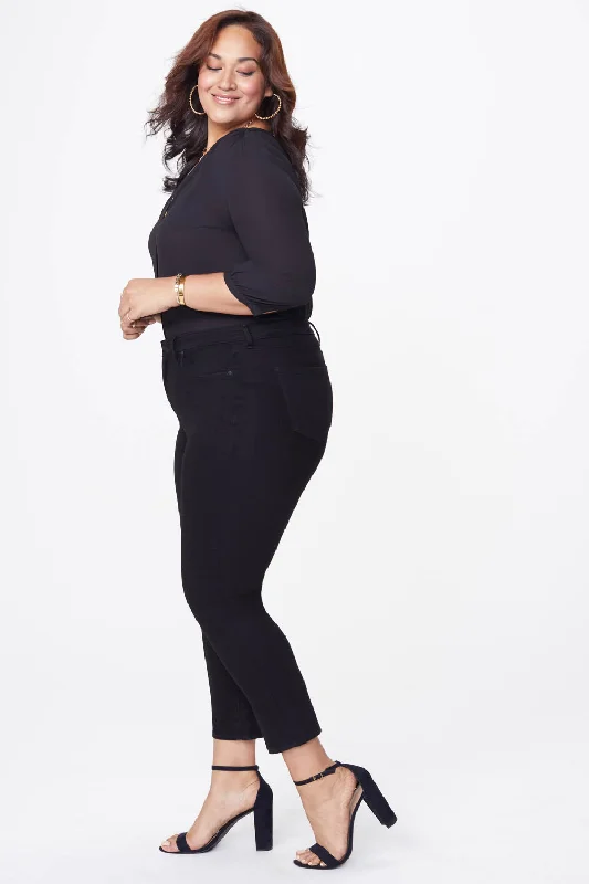 Sheri Slim Jeans In Plus Size - Black